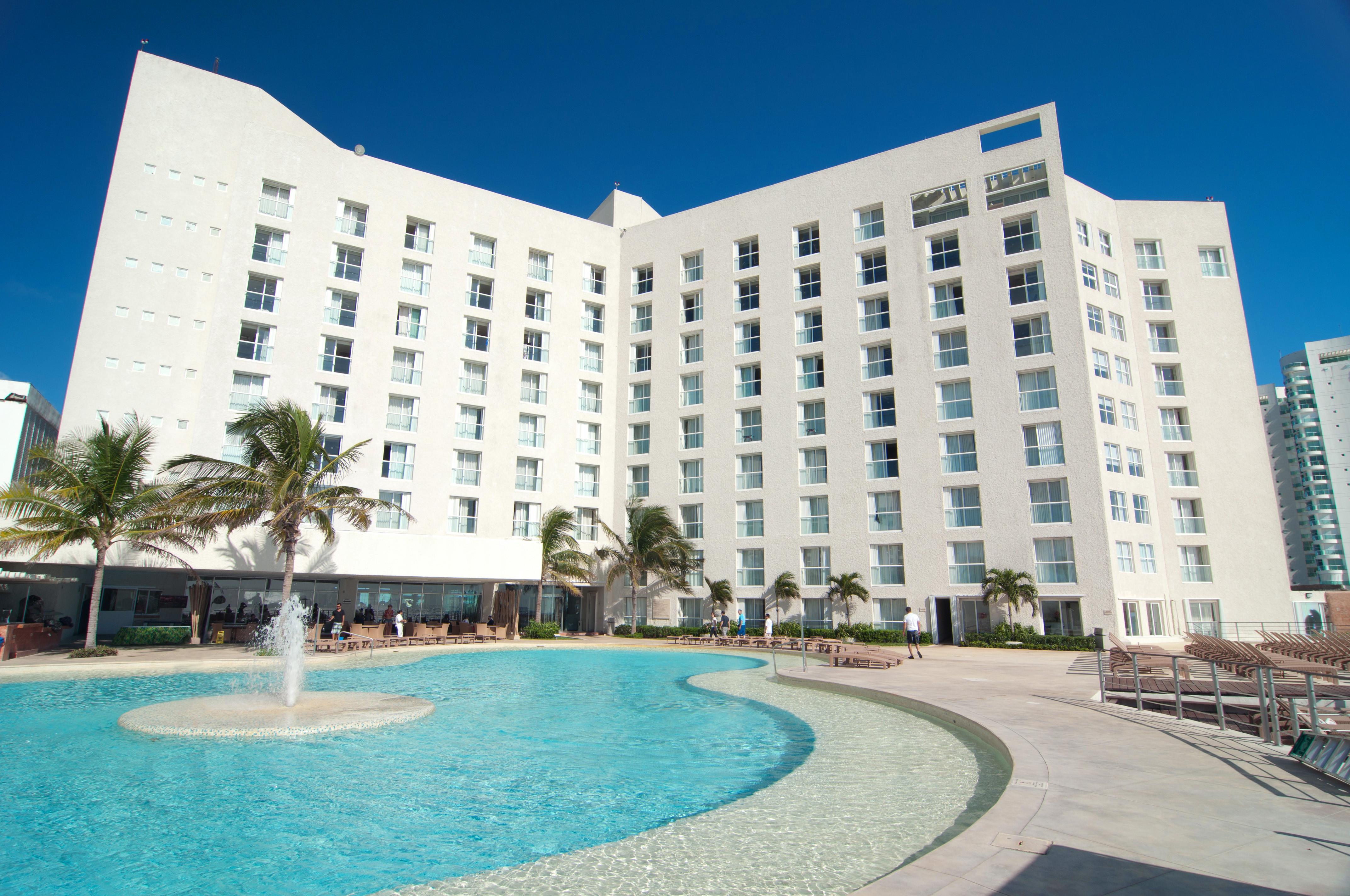 Sunset Royal Hotel Cancún Kültér fotó